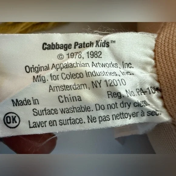 Vintage Cabbage Patch Kids Doll with Butterscotch Hair and Blue Eyes - Picture 8 of 13